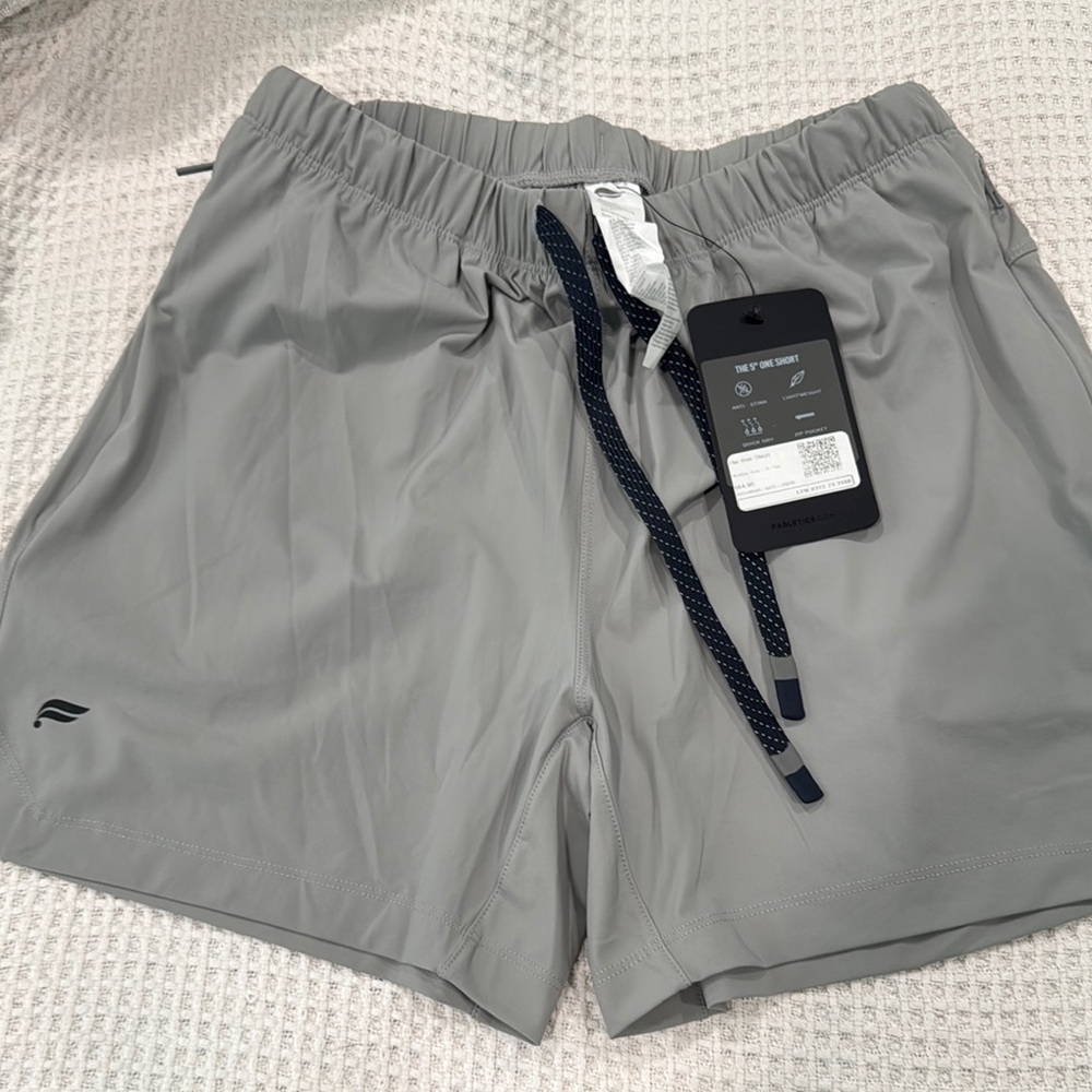 Fabletics Gray Athletic Men Shorts